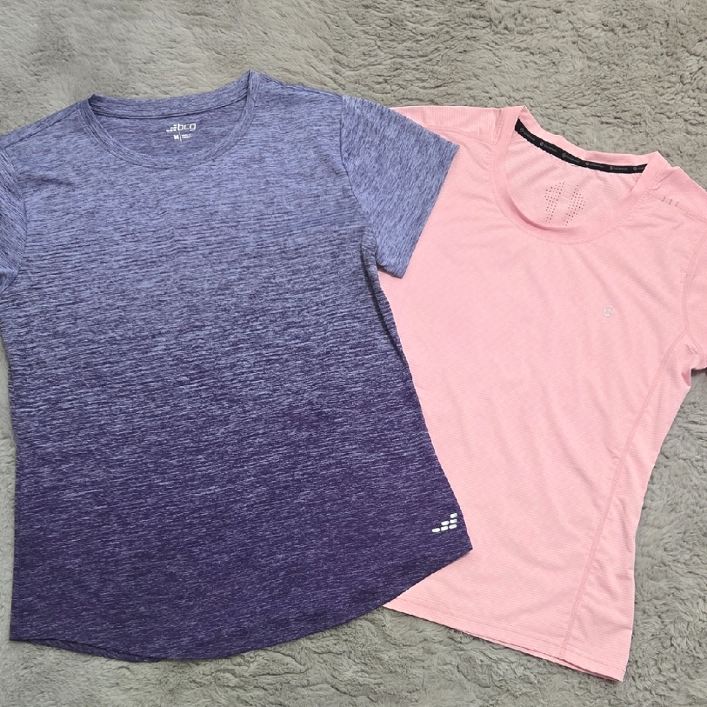 Set of 2 short sleeves Dri fit workout shirts size M